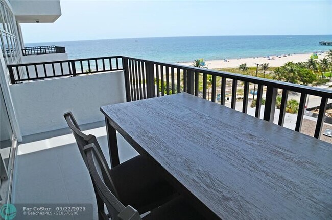 Building Photo - 525 N Ocean Blvd