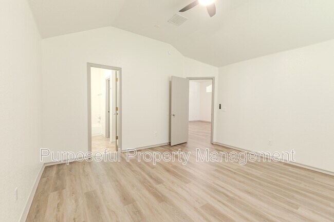 Building Photo - 16416 Oconee Creek Dr