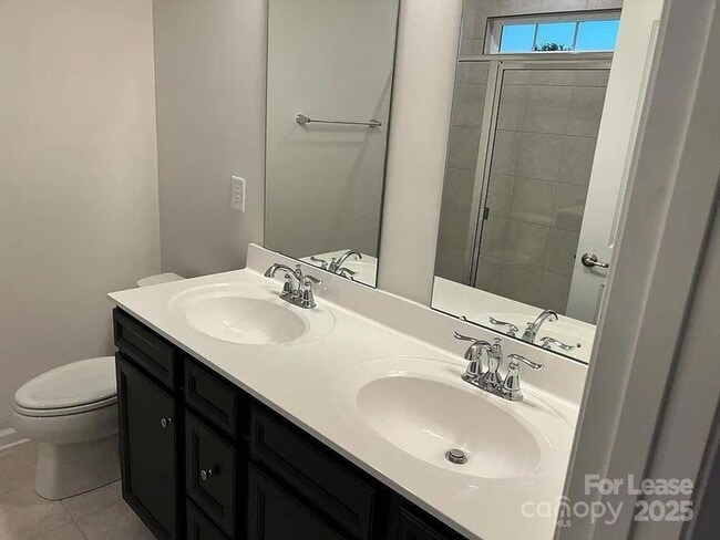 Building Photo - 2596 Grantham Place Dr