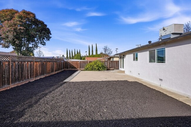 Building Photo - 3BR Livermore Home for Rent | Updated Kitchen | Near Downtown | $4,000/mo