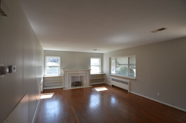 Building Photo - 2620 Losantiville Ave