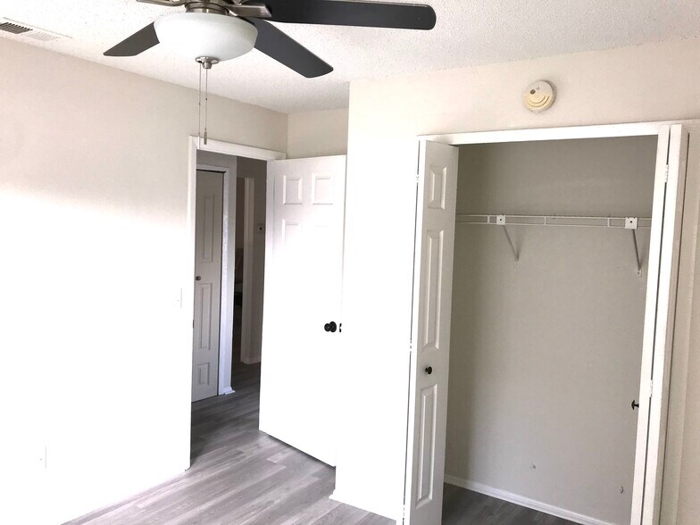 bedroom 3 - 5845 Willow Leaf Ct