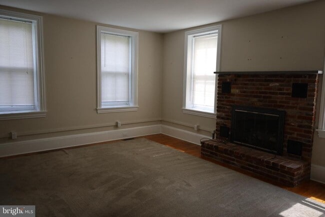 Building Photo - 3244 Skippack Pike