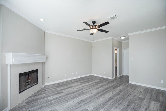 Building Photo - 18135 Somerset Knolls Ct