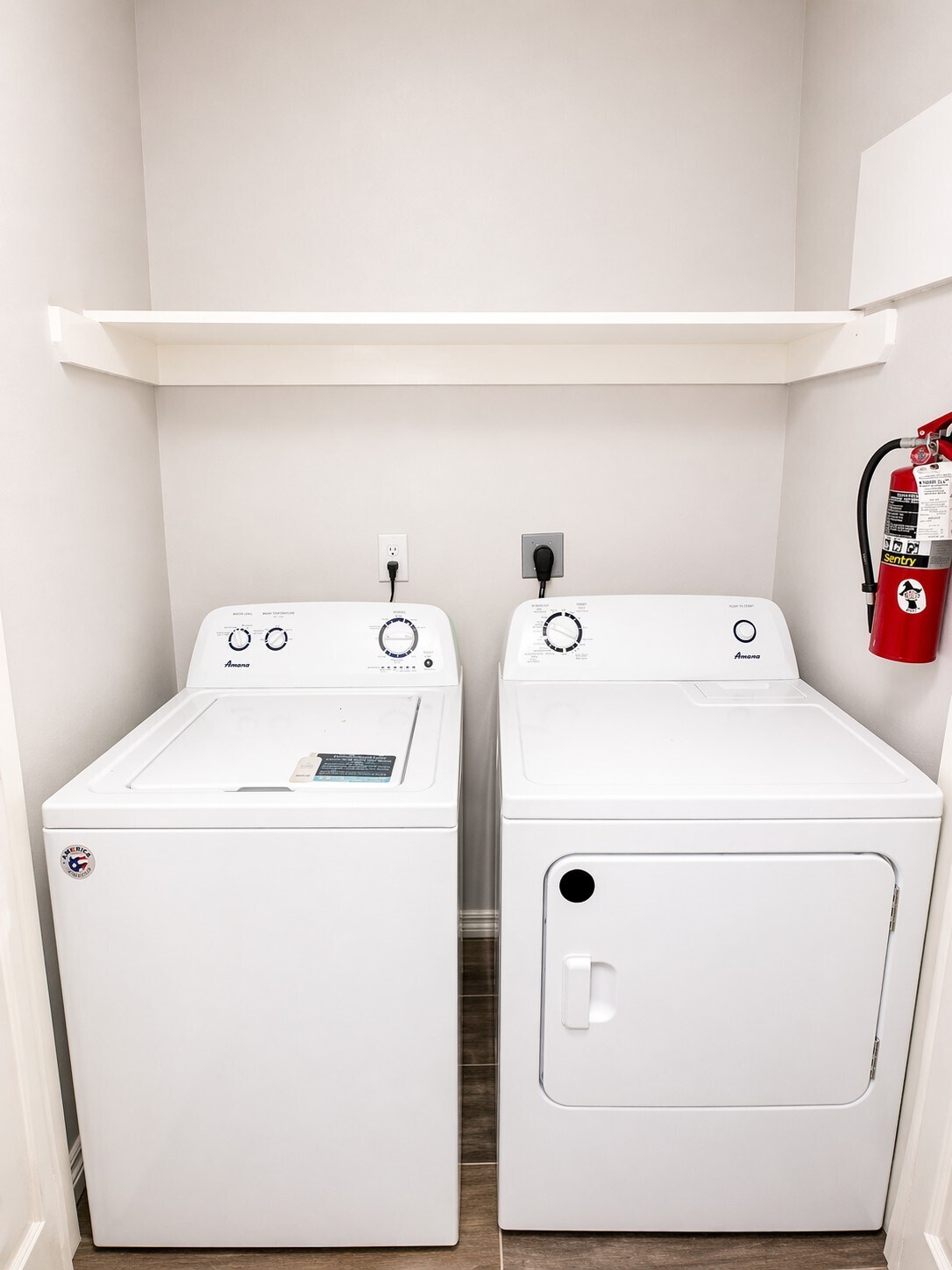 Building Photo - 4905 N Winona Dr