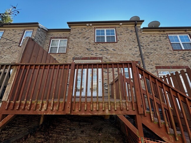 Building Photo - 5042 Wyngate Village Dr