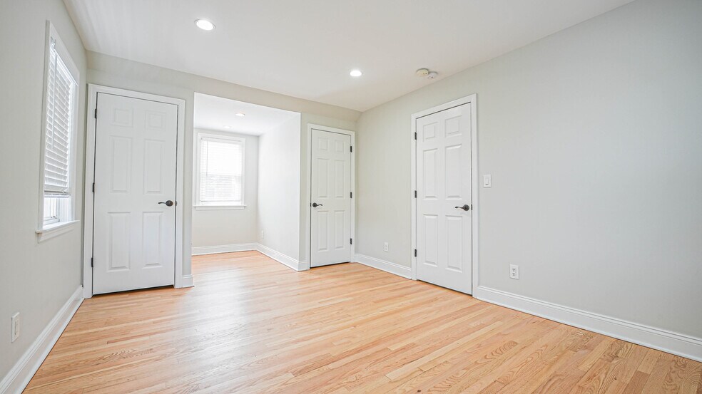 Building Photo - 4070 Madison Ave