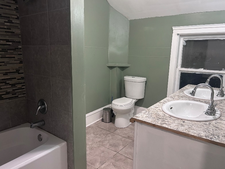 Building Photo - 12310 Watterson Ave