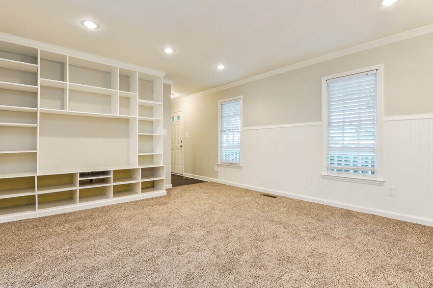 Building Photo - 3437 Singleleaf Ln