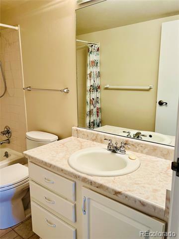 Building Photo - 13890 E Marina Dr