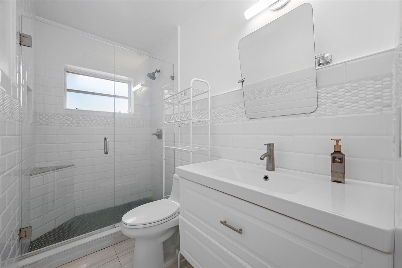 Building Photo - 1311 Monroe St