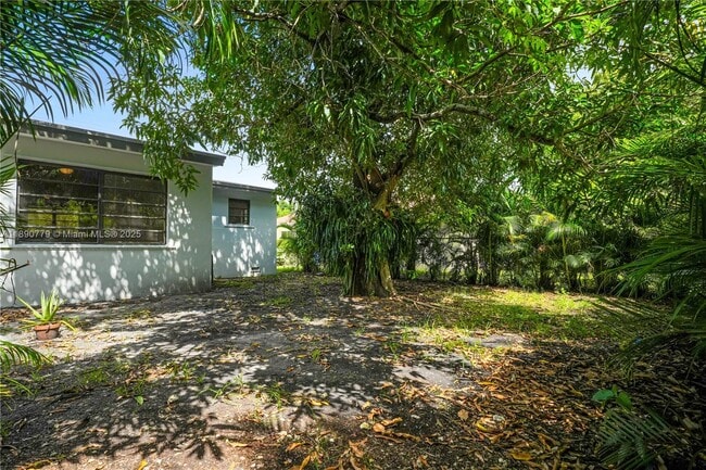 Building Photo - 132 NW 40th St