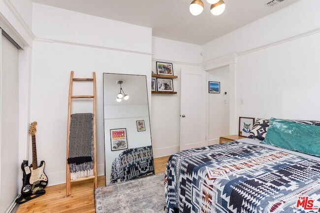 Building Photo - 3438 4th Ave