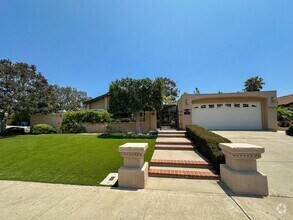 Building Photo - Stylish 4 Bedroom, 2 Bath Single-Story wit...