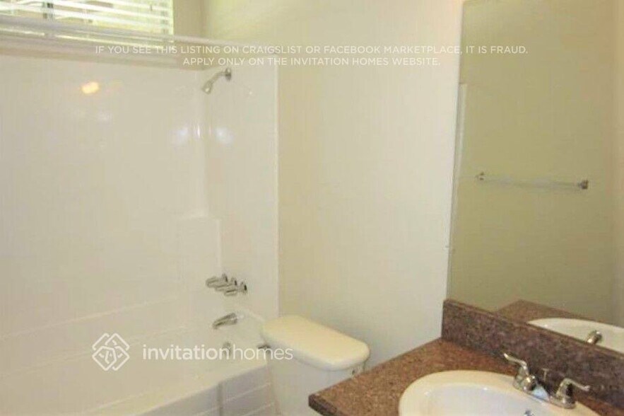 Building Photo - 2141 E Bessant St