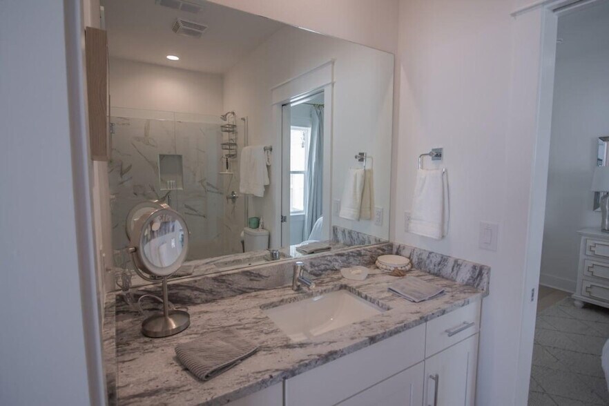 Building Photo - 141 Valdare Ln