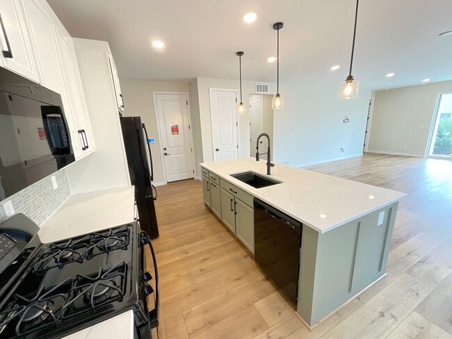 Building Photo - 3 Bedroom Home Available Near N Powers Blvd & Dublin Blvd!