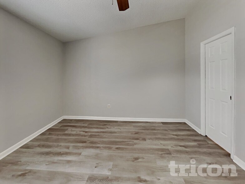 Building Photo - 27 Princess Rose Dr