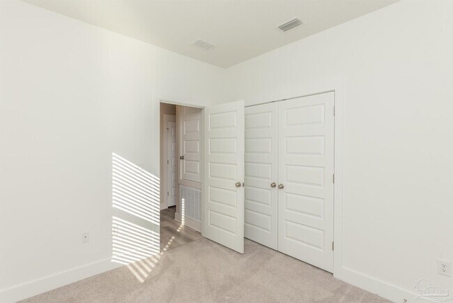 Building Photo - 1938 Westhill Dr