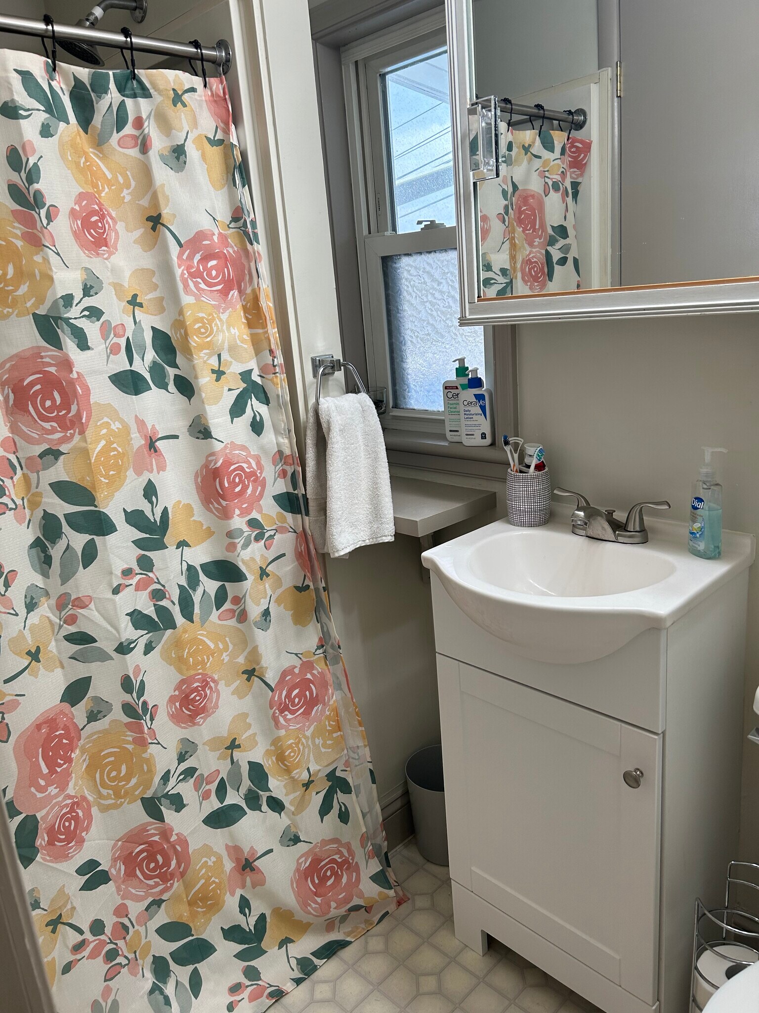 Bathroom - 26 W High St