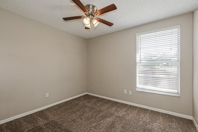 Building Photo - 16314 Caliente Pl