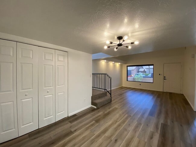 Building Photo - REMODELED 2 BEDROOM UNIT DOWNTOWN ST. GEORGE!