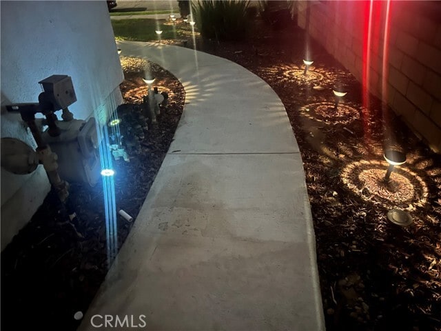 Building Photo - 425 Lewis Pl