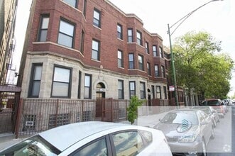 Building Photo - 2 bedroom in CHICAGO IL 60622
