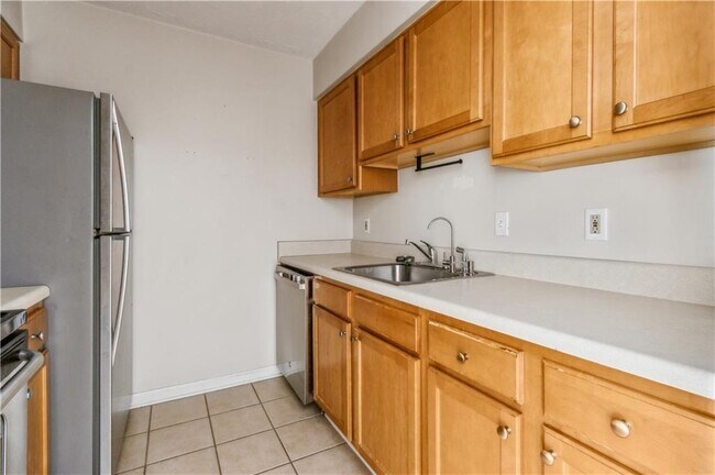 Building Photo - 3155 7 Pines Ct NW