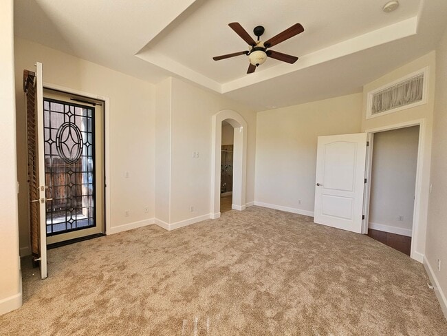 Building Photo - Beautiful Executive Home In Gated Community