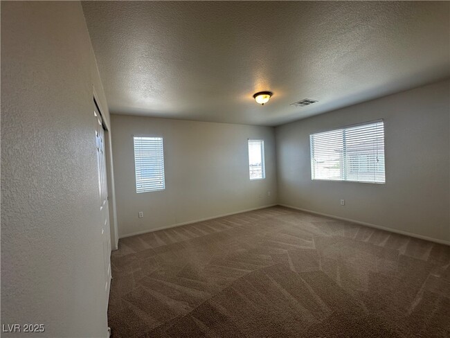 Building Photo - 6712 Canyon Maple St