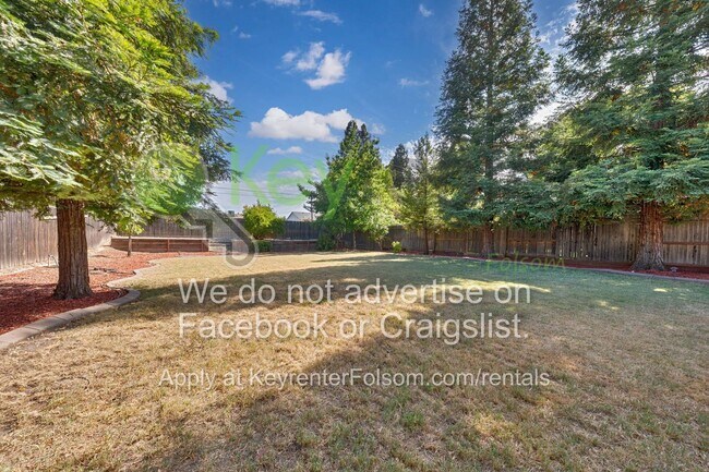 Building Photo - 617 Vernon Oaks Dr