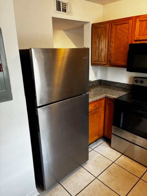 Building Photo - 111 E 1st St