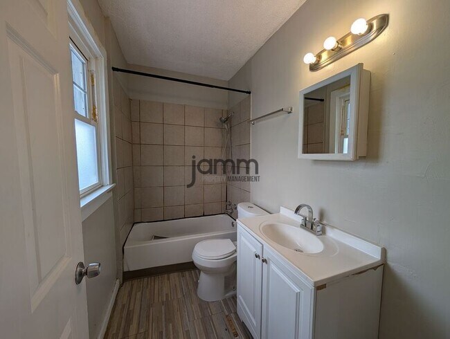 Building Photo - 1476 W 107th St