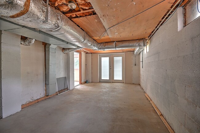 Building Photo - 707 Tuggle Hill Rd