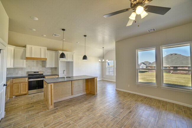 Building Photo - Brand New Home In Washington!