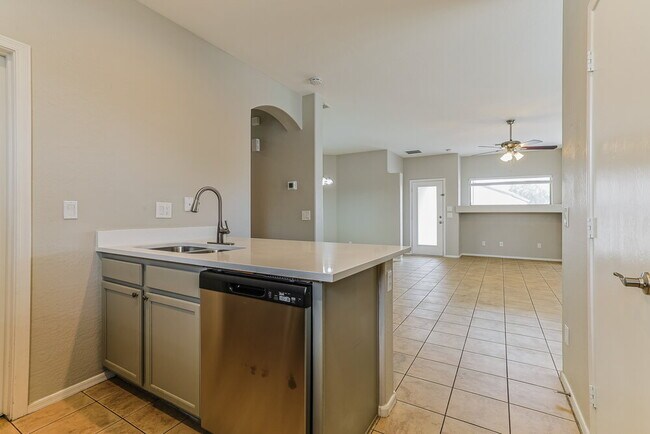 Building Photo - 10746 E Lomita Ave