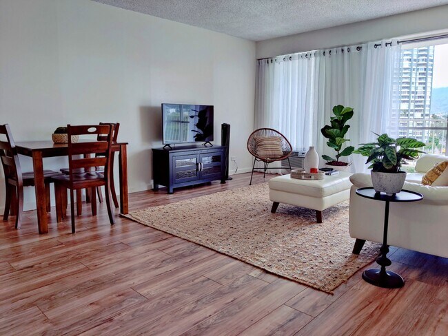 Building Photo - 2575 Kuhio Ave.