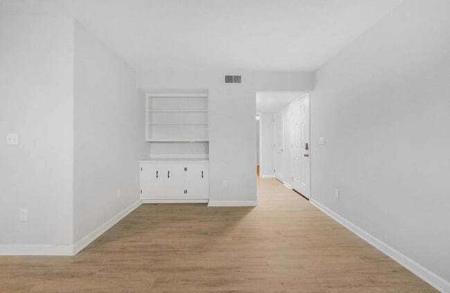 Building Photo - 611 N Copeland St