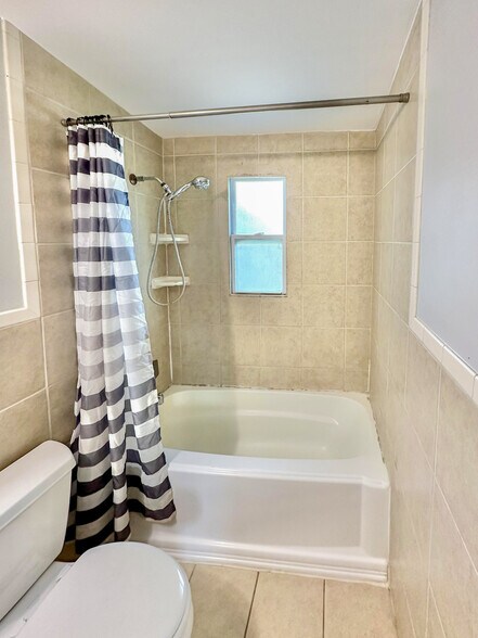 Building Photo - 12006 105th St