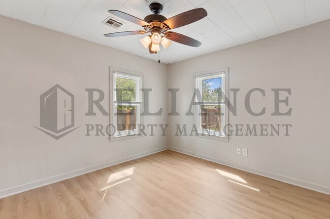 Building Photo - 2903 W Douglas Ave