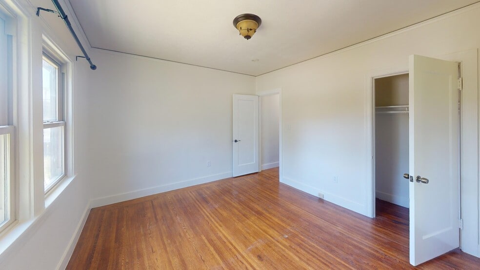 Building Photo - 1600 D St