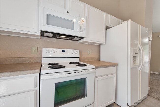 Building Photo - 2211 S Kirkwood Rd