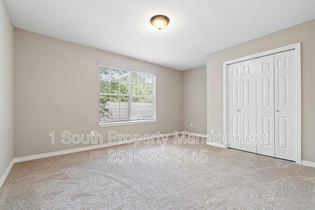 Building Photo - 2033 Post Oak Ct