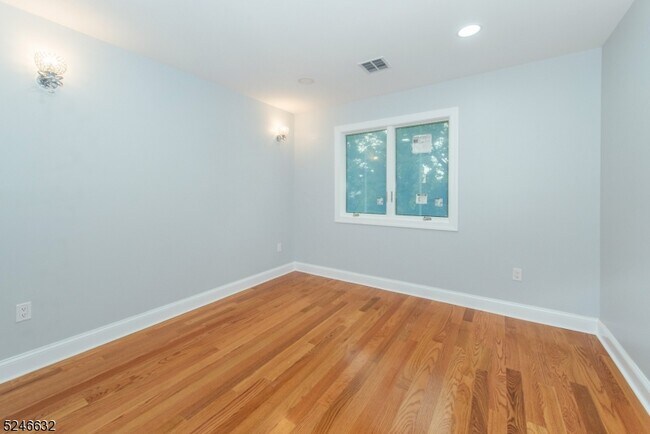 Building Photo - 42 Haverhill Ave