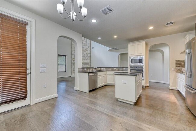 Building Photo - 14204 Tyburn Trail