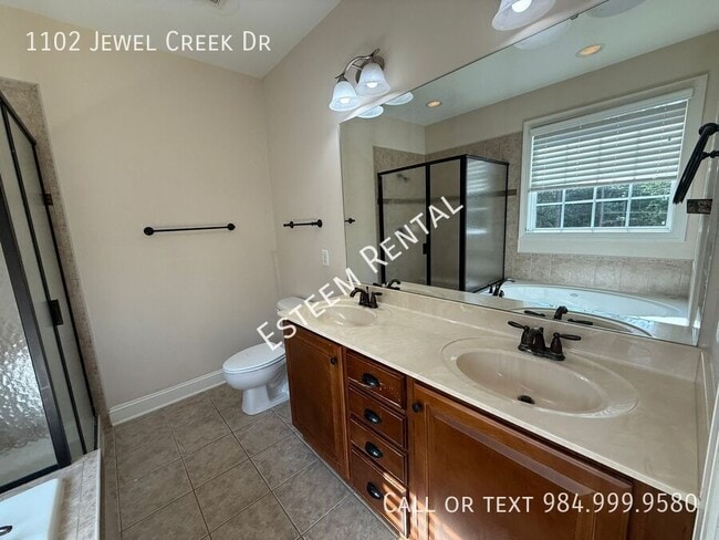 Building Photo - 1102 Jewel Creek Dr