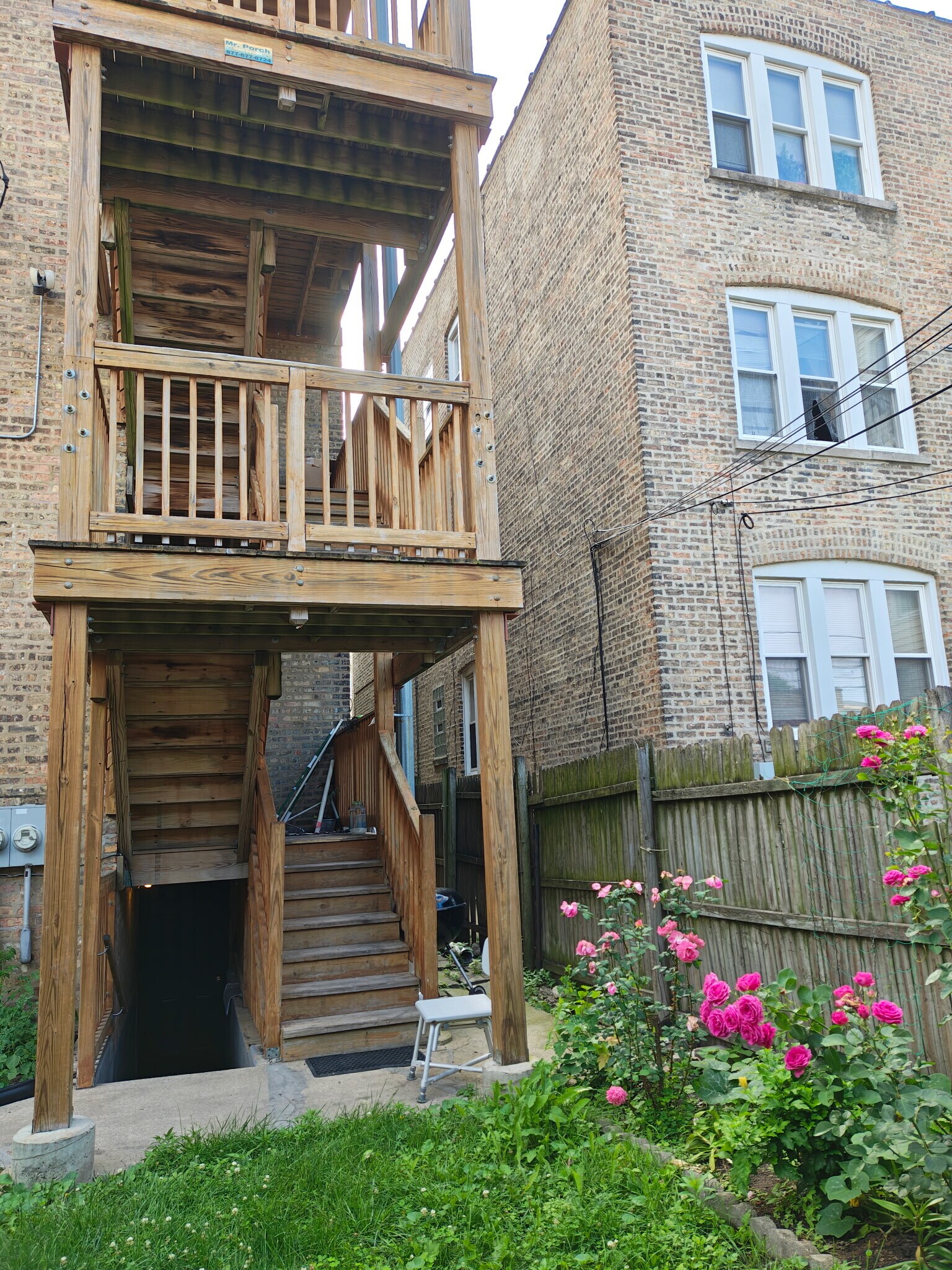 Building Photo - 6037 N Mozart St