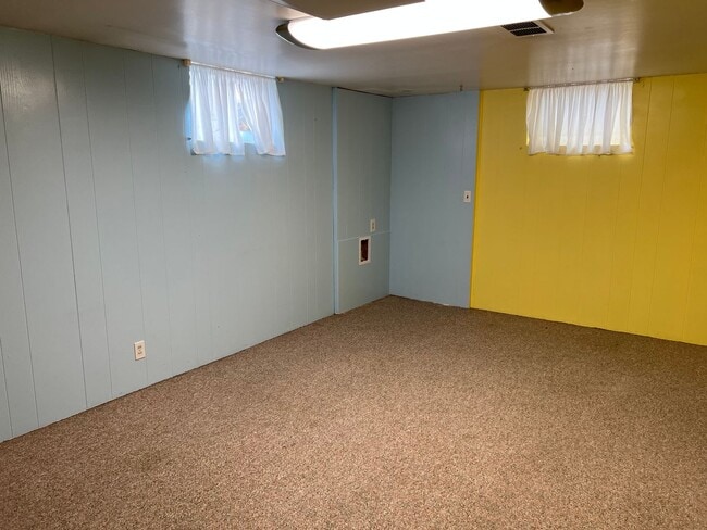 Building Photo - Amazing price amazing location 3+ bedroom house available 9/26