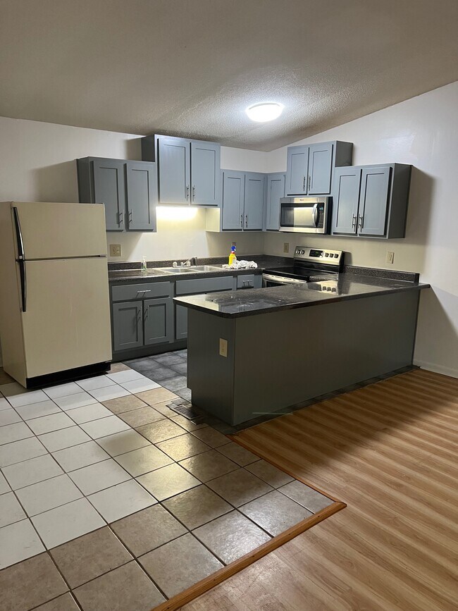 Building Photo - 110 Silas Ct